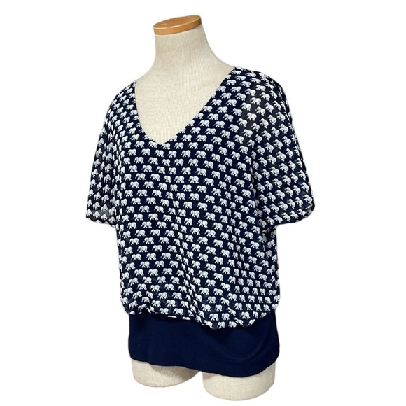 CABI Blouse Women's Small Blue Elephant Print Parade Top Short Sleeve Style 5345 - Picture 3 of 14